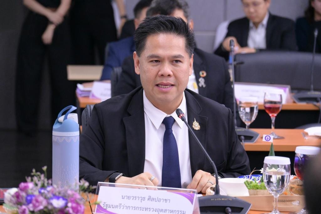 瓦拉吾推动中小企业融入新兴产业供应链 坚称不放弃内燃机车辆 力劝丰田留在泰国