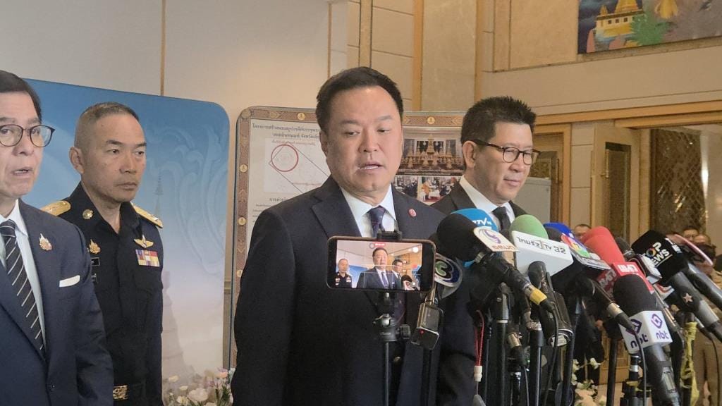 阿努廷无视驱逐政府集会的假新闻，声称政府全力以赴、廉洁奉公，各部长均准备好向全国民众解答疑问