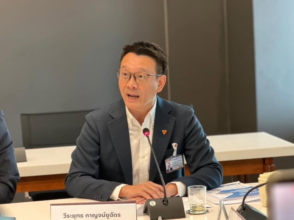 威拉育抨击阿努廷政府缺乏经济刺激工具，只有"泰帮泰Plus"，把国家命运押注在数据中心上