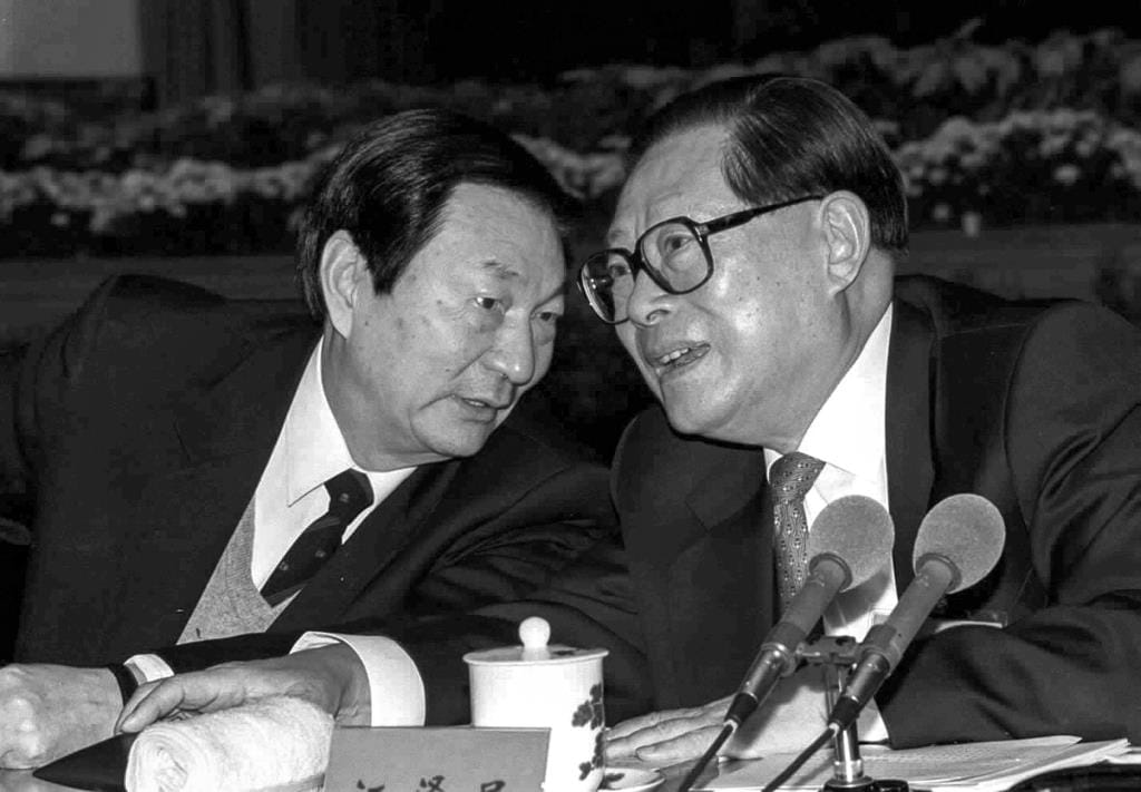 隐藏在沉默之下的压力浮出水面！——中国为改革时代两位重要人物江泽民与朱镕基举行纪念仪式