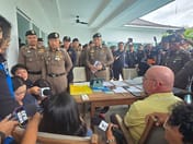 警方突击华欣豪华小区，捣毁外国人代持股网络，查出33家公司代持土地，涉案价值逾3亿泰铢