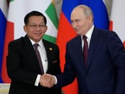 普京长篇阐述俄缅长期关系，宣布愿合作勘探近海能源并出口液化天然气