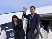 阿努廷总结访澳新之行成果，推进战略伙伴关系，促进贸易、投资与技术合作，回泰前在奥克兰会见泰国社区成员，暗示泰国航空即将恢复直航航线