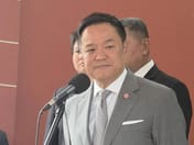 阿努廷表示：正大集团申请终止三机场连接铁路合同并非易事，从未有过私企弃政府之先例，按规定必须补足差额，恐被列入黑名单