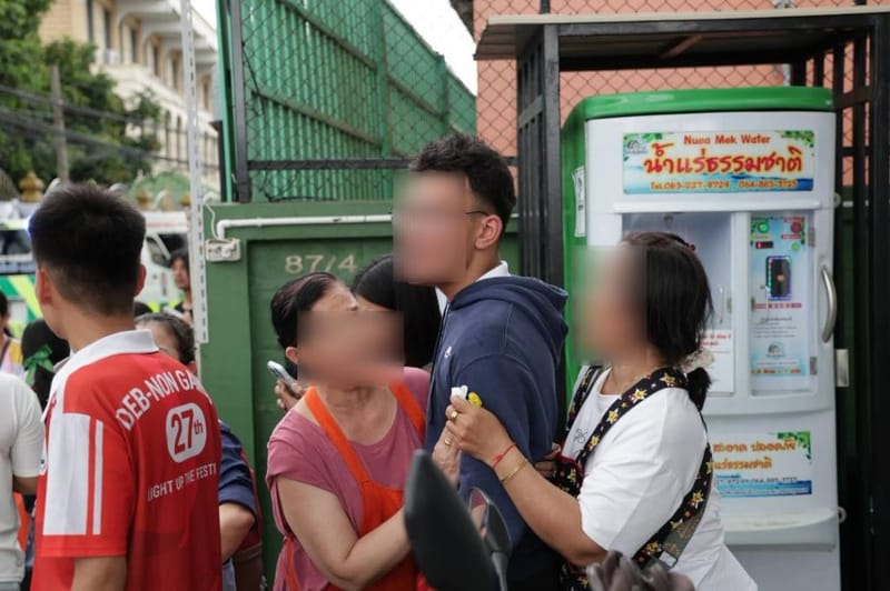 悲痛！遇难教师家属痛哭失声，高二学生讲述逃生瞬间。暖武里校园枪击案凶嫌已身亡