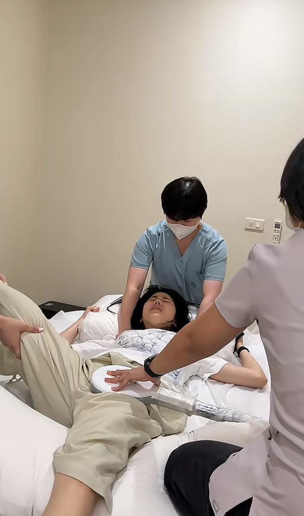 Janis分享参加HYROX比赛的惨痛教训，为了内容素材搭上身体，理疗痛到精神崩溃身体要散架