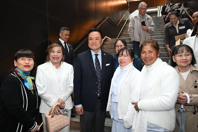 阿努廷总结访澳新之行成果，推进战略伙伴关系，促进贸易、投资与技术合作，回泰前在奥克兰会见泰国社区成员，暗示泰国航空即将恢复直航航线