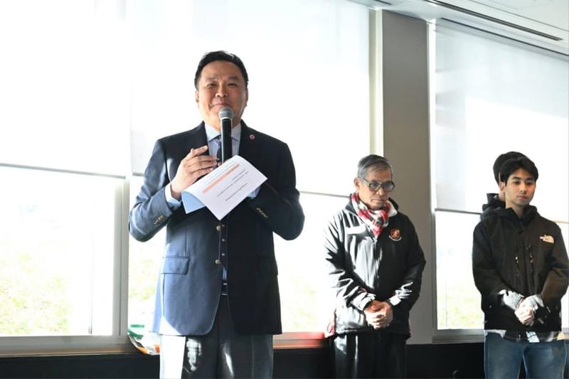 阿努廷总结访澳新之行成果，推进战略伙伴关系，促进贸易、投资与技术合作，回泰前在奥克兰会见泰国社区成员，暗示泰国航空即将恢复直航航线