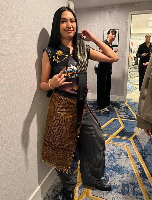 Nene 揭秘惊艳 AGT 舞台的摇滚风泰式战袍幕后：融汇泰国文化与家人挚爱