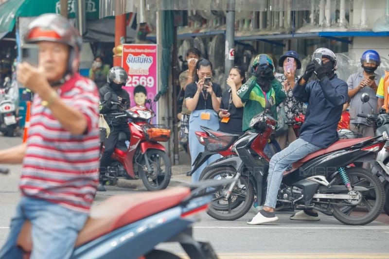 阿努廷视察空同中心火灾现场 警告民众防范化学品烟雾 严密监控剩余货物 吁勿趁火打劫落井下石