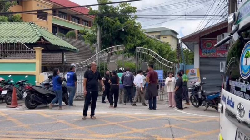 悲痛!遇难教师家属痛哭失声,高二学生讲述逃生瞬间。暖武里校园枪击案凶嫌已身亡