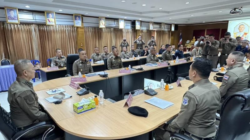 （视频）警察总署副署长紧急赶赴跟进案情——歹徒团伙将中国女子从曼谷绑架后欲送往妙瓦底边境，冲卡逃逸并将受害者遗弃在甘烹碧路中，当局追加罪名并下令深挖人口贩卖网络